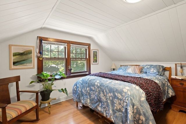 44 Lakeshore Dr, Essex, MA 01929