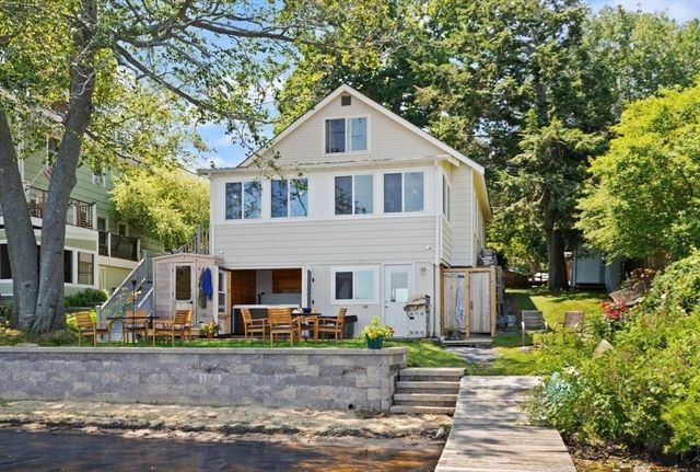 44 Lakeshore Dr, Essex, MA 01929