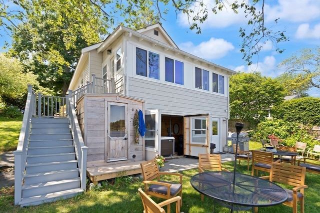 44 Lakeshore Dr, Essex, MA 01929