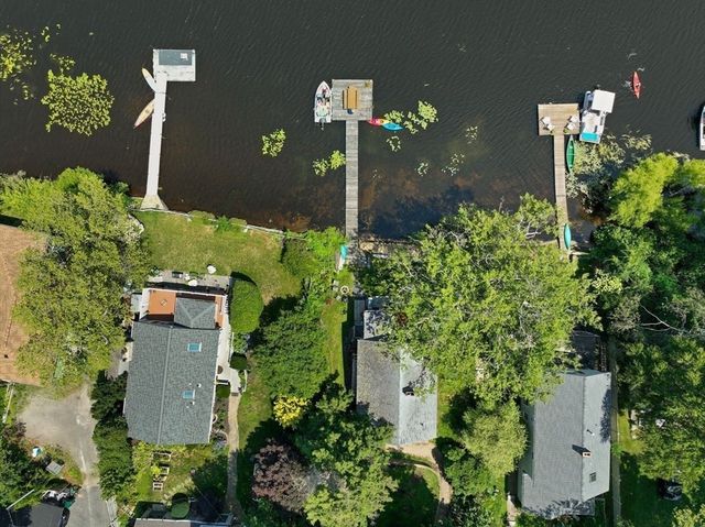 44 Lakeshore Dr, Essex, MA 01929