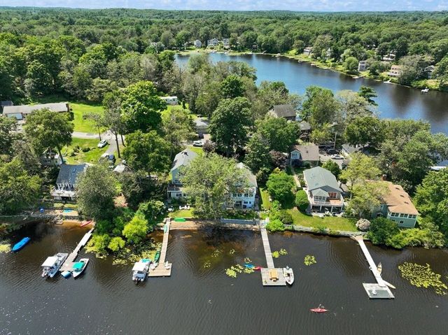 44 Lakeshore Dr, Essex, MA 01929