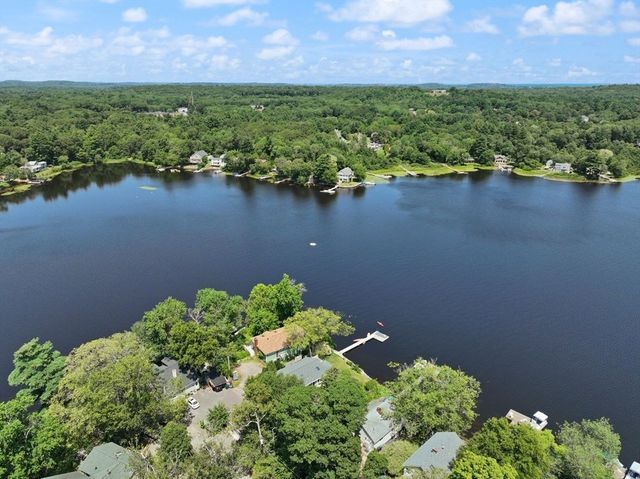 44 Lakeshore Dr, Essex, MA 01929