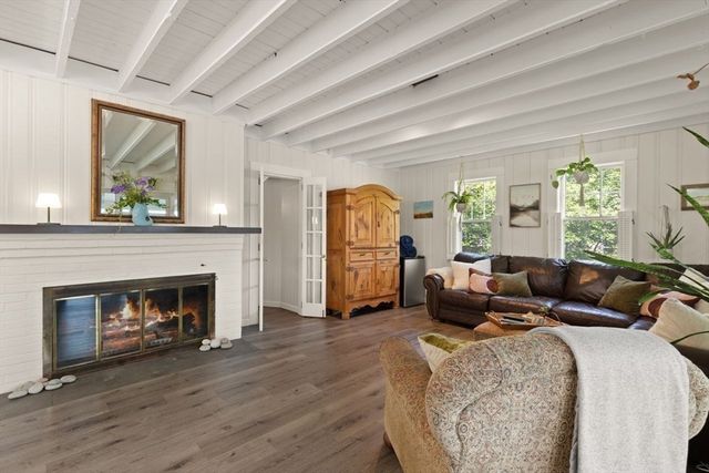 44 Lakeshore Dr, Essex, MA 01929