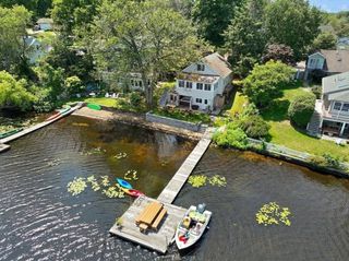 44 Lakeshore Dr, Essex, MA 01929