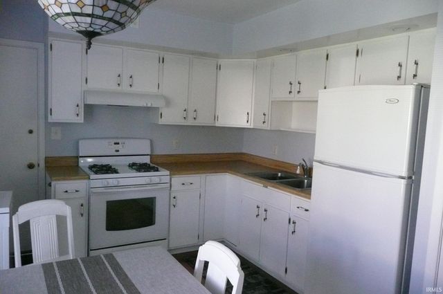 2732 Prescott Drive, Mishawaka, IN 46544