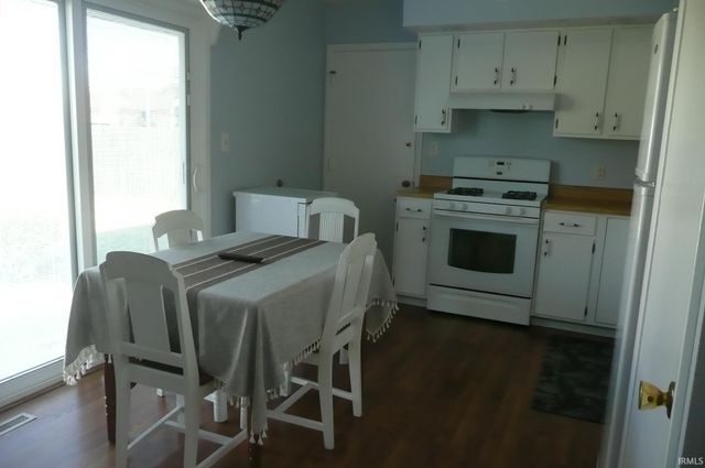 2732 Prescott Drive, Mishawaka, IN 46544