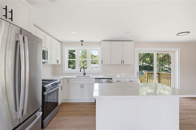 533 Scituate Avenue, Cranston, RI 02921