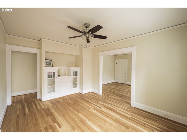102 Ne 45TH Ave, Portland, OR 97213
