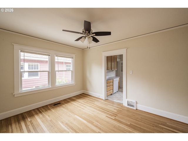 102 Ne 45TH Ave, Portland, OR 97213