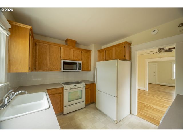 102 Ne 45TH Ave, Portland, OR 97213