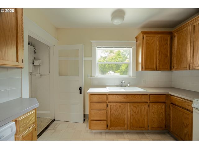 102 Ne 45TH Ave, Portland, OR 97213