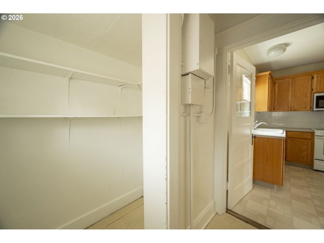102 Ne 45TH Ave, Portland, OR 97213