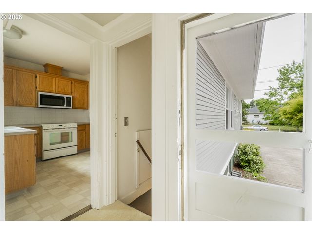102 Ne 45TH Ave, Portland, OR 97213