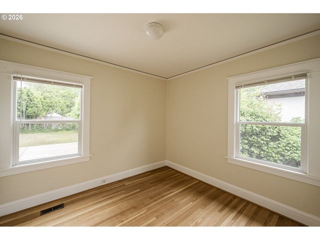 102 Ne 45TH Ave, Portland, OR 97213