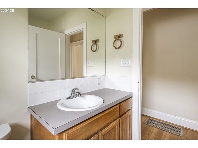 102 Ne 45TH Ave, Portland, OR 97213