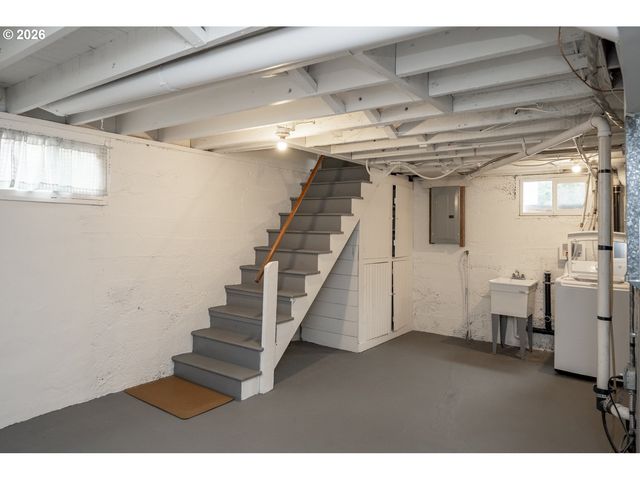 102 Ne 45TH Ave, Portland, OR 97213
