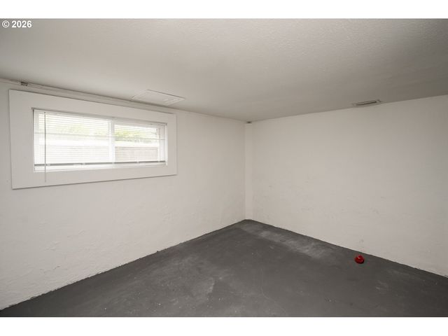 102 Ne 45TH Ave, Portland, OR 97213