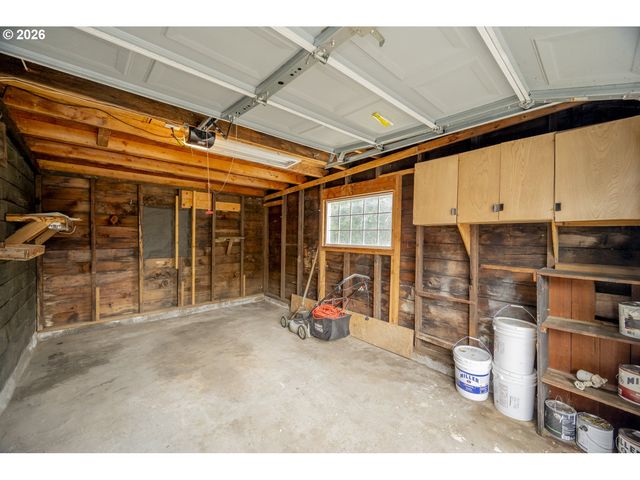 102 Ne 45TH Ave, Portland, OR 97213
