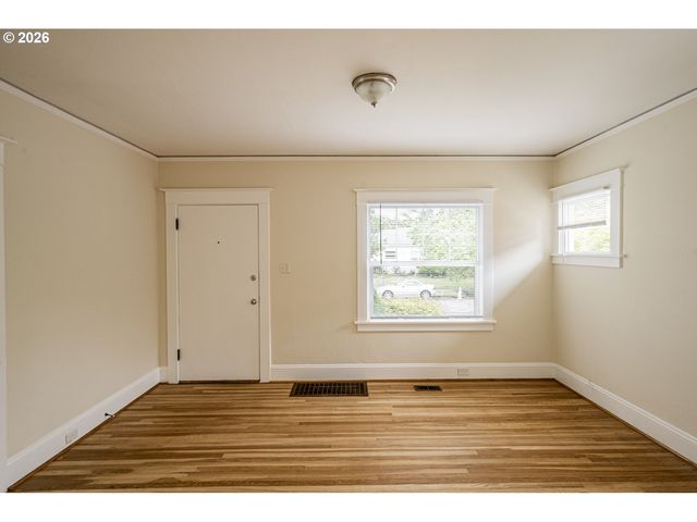 102 Ne 45TH Ave, Portland, OR 97213