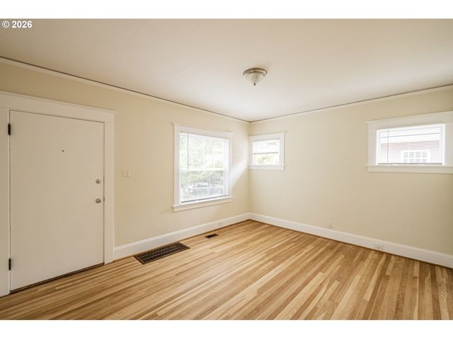 102 Ne 45TH Ave, Portland, OR 97213