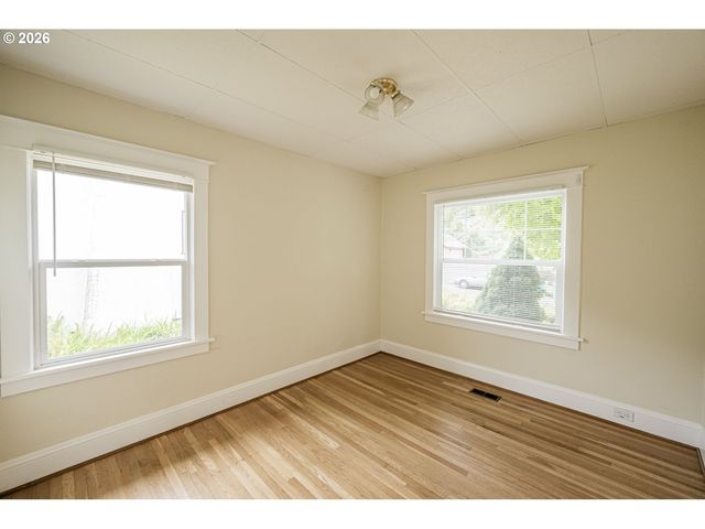 102 Ne 45TH Ave, Portland, OR 97213