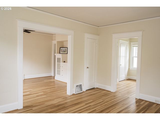 102 Ne 45TH Ave, Portland, OR 97213