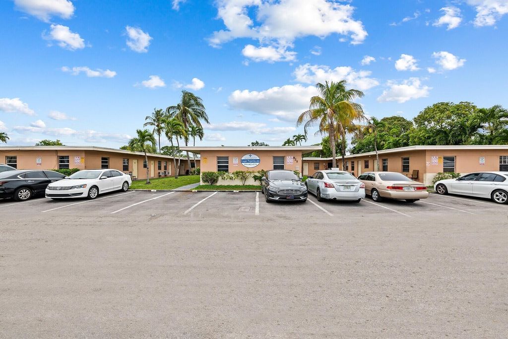 821 NW 10th Terrace 13, Fort Lauderdale, FL 33311
