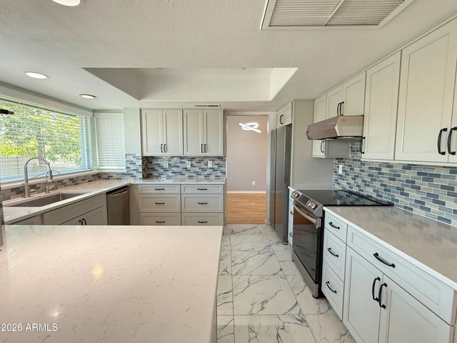 811 E Chilton Drive, Tempe, AZ 85283