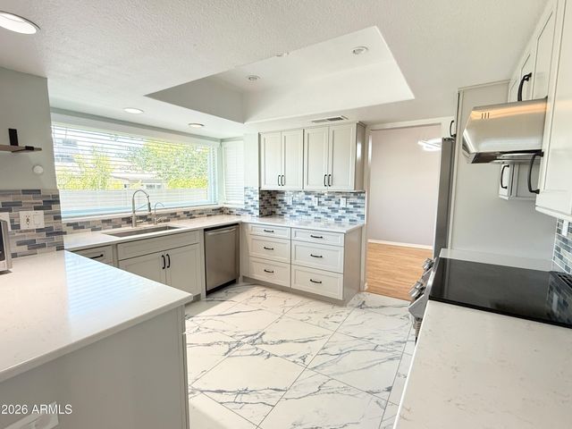 811 E Chilton Drive, Tempe, AZ 85283