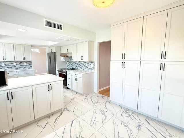 811 E Chilton Drive, Tempe, AZ 85283