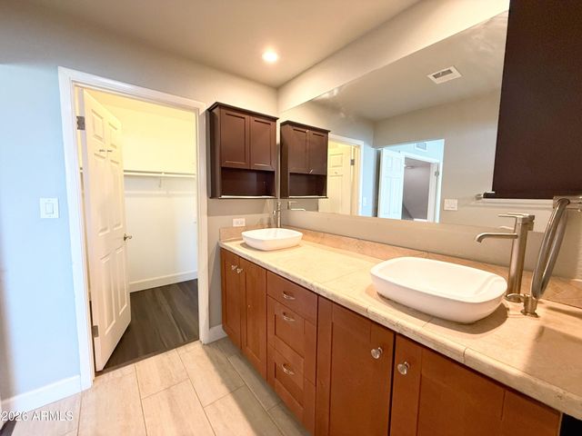 811 E Chilton Drive, Tempe, AZ 85283