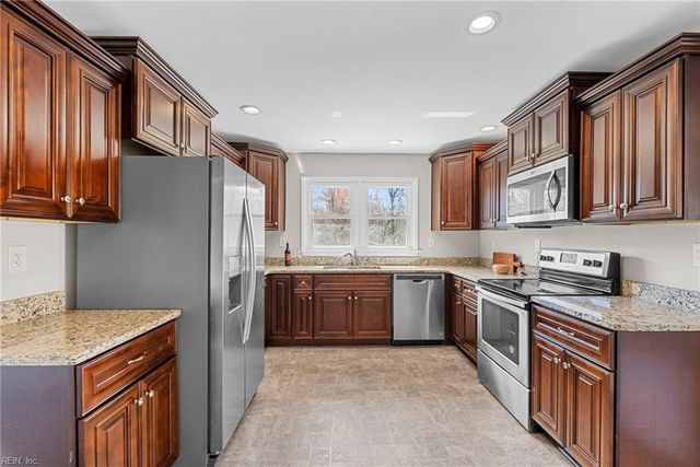 4861 Rochambeau DR, Williamsburg, VA 23188