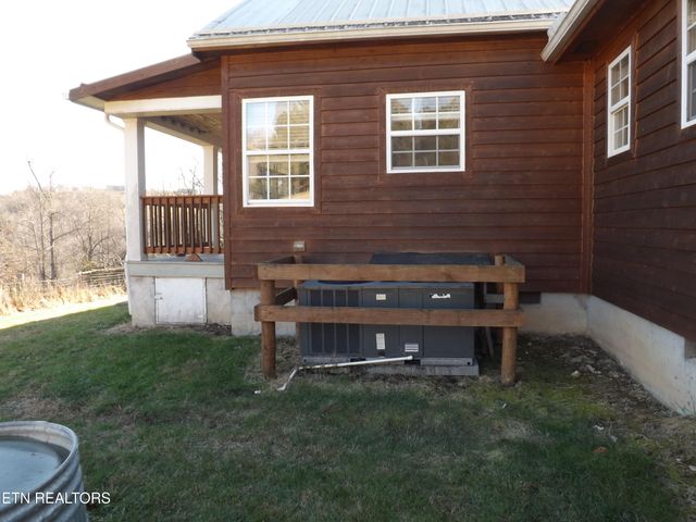 223 Ulysses Daniels Lane, Harrogate, TN 37752