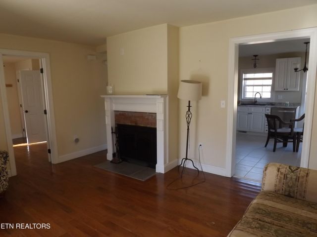 223 Ulysses Daniels Lane, Harrogate, TN 37752