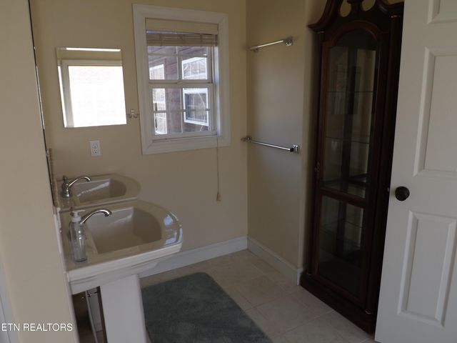 223 Ulysses Daniels Lane, Harrogate, TN 37752