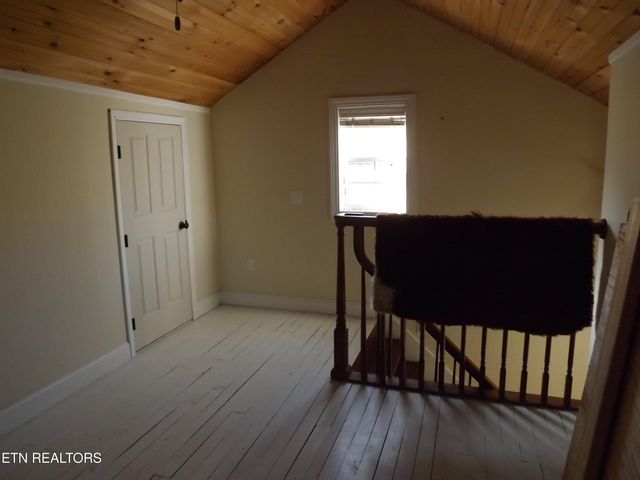 223 Ulysses Daniels Lane, Harrogate, TN 37752