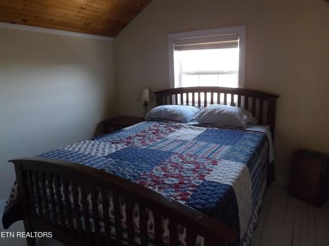 223 Ulysses Daniels Lane, Harrogate, TN 37752