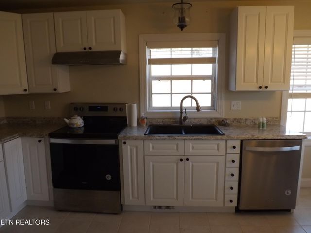 223 Ulysses Daniels Lane, Harrogate, TN 37752