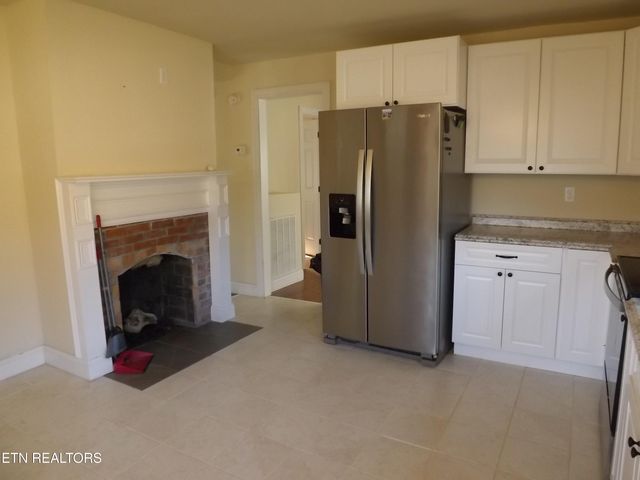 223 Ulysses Daniels Lane, Harrogate, TN 37752