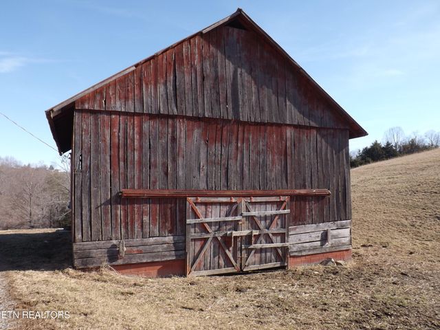 223 Ulysses Daniels Lane, Harrogate, TN 37752