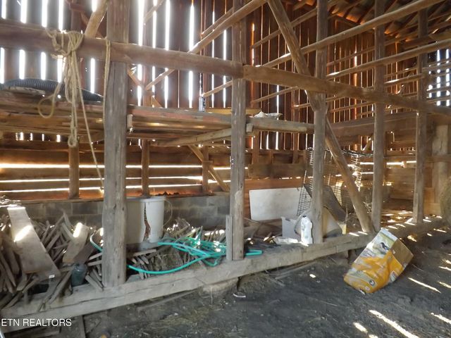 223 Ulysses Daniels Lane, Harrogate, TN 37752