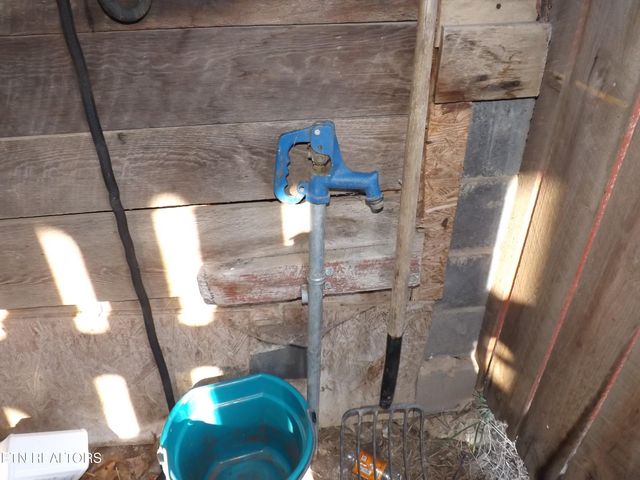 223 Ulysses Daniels Lane, Harrogate, TN 37752