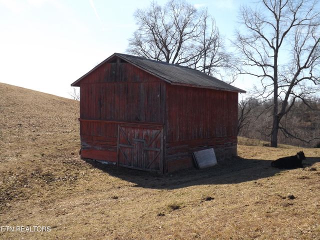 223 Ulysses Daniels Lane, Harrogate, TN 37752