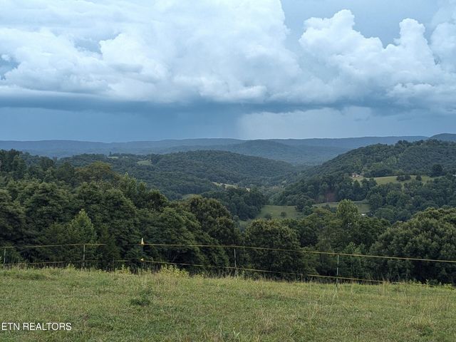 223 Ulysses Daniels Lane, Harrogate, TN 37752