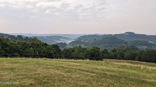 223 Ulysses Daniels Lane, Harrogate, TN 37752