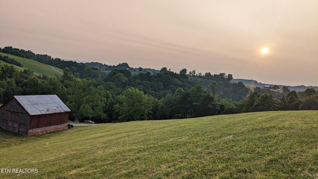 223 Ulysses Daniels Lane, Harrogate, TN 37752