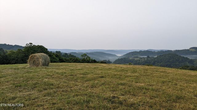 223 Ulysses Daniels Lane, Harrogate, TN 37752