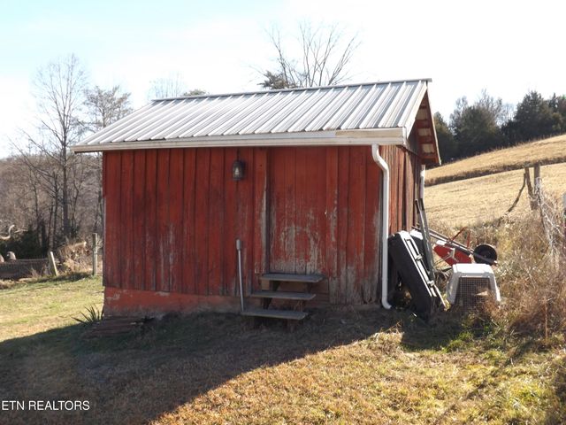 223 Ulysses Daniels Lane, Harrogate, TN 37752