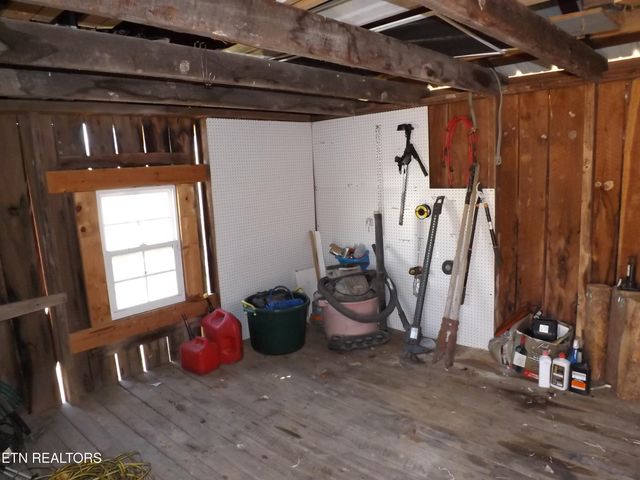 223 Ulysses Daniels Lane, Harrogate, TN 37752