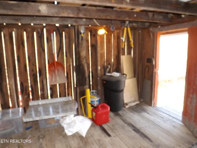 223 Ulysses Daniels Lane, Harrogate, TN 37752